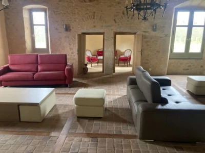 Salon accessible par les appartements - Le domaine de Mazerolles