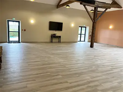 Salle de réception, vue 1 - Le domaine de Mazerolles